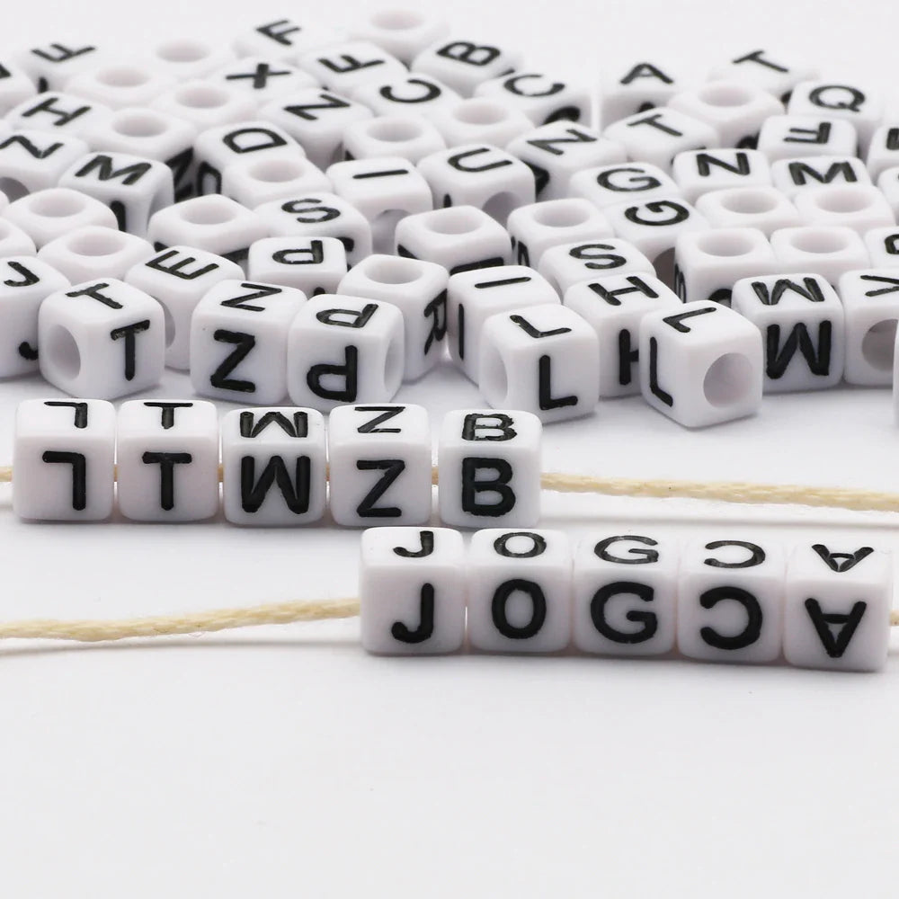 100-500pcs Square White and Black Mixed Letter Acrylic Beads Cube Loose Spacer Alphabet Beads For Jewelry Making Diy Accessories