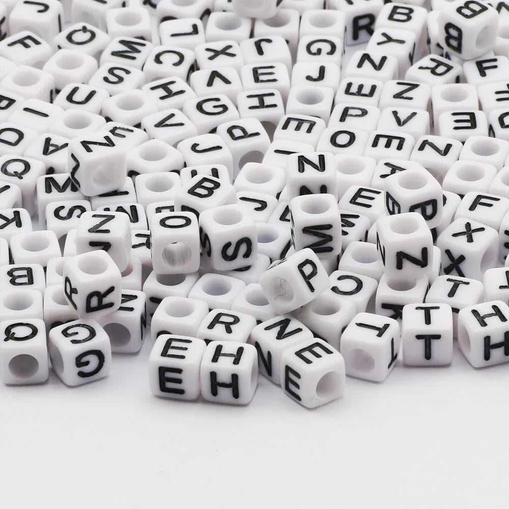 100-500pcs Square White and Black Mixed Letter Acrylic Beads Cube Loose Spacer Alphabet Beads For Jewelry Making Diy Accessories